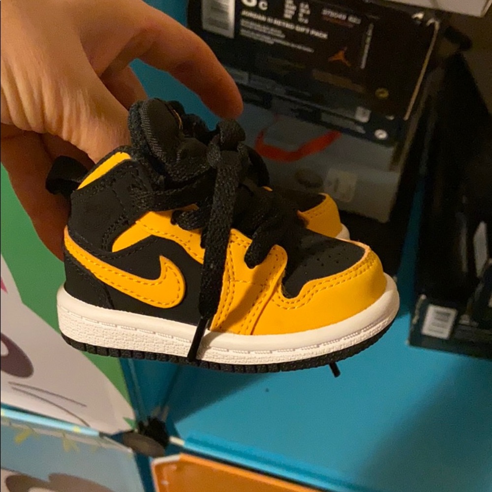 2C kids shoes